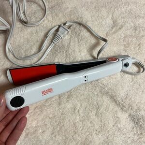Andis tourmaline hair straightener